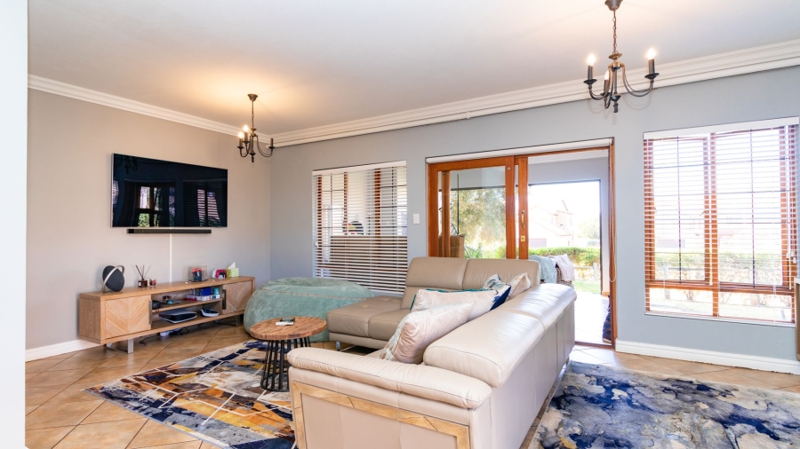 To Let 3 Bedroom Property for Rent in The Coves North West